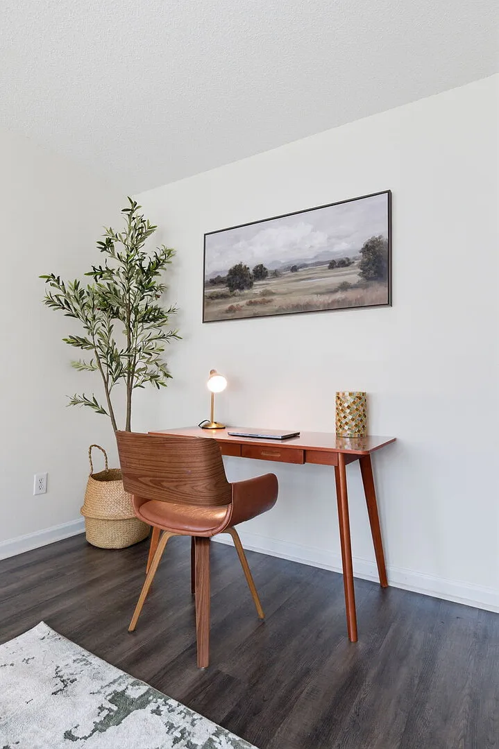 Spacious 4BR Home | Dedicated Workspace — Photo 3