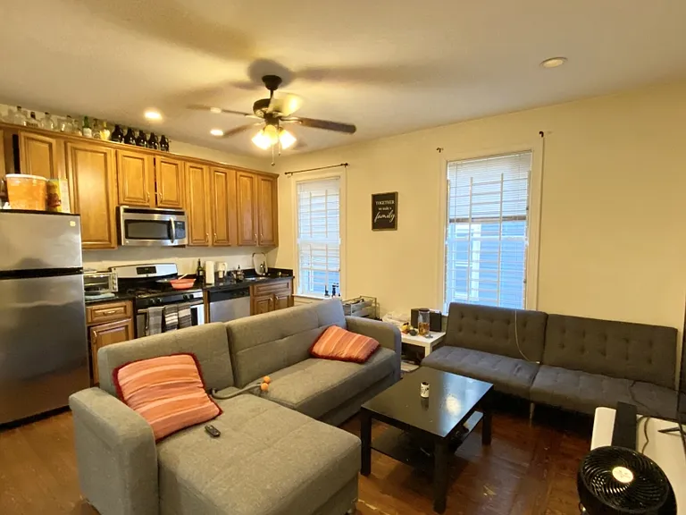 178 Hillside St #1A — Photo 2