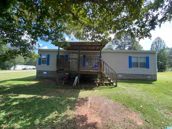 19 Phoenix Dr, Anniston, AL 36206