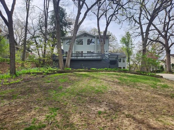 5132 Waterbury Rd, Des Moines, IA 50312