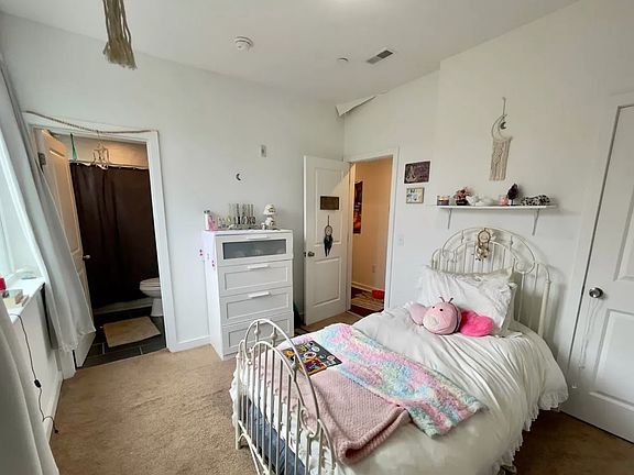 2nd image of 1538 Ingersoll St APT 3