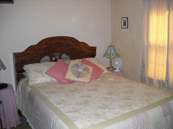 5th image of 706 Rosewood St