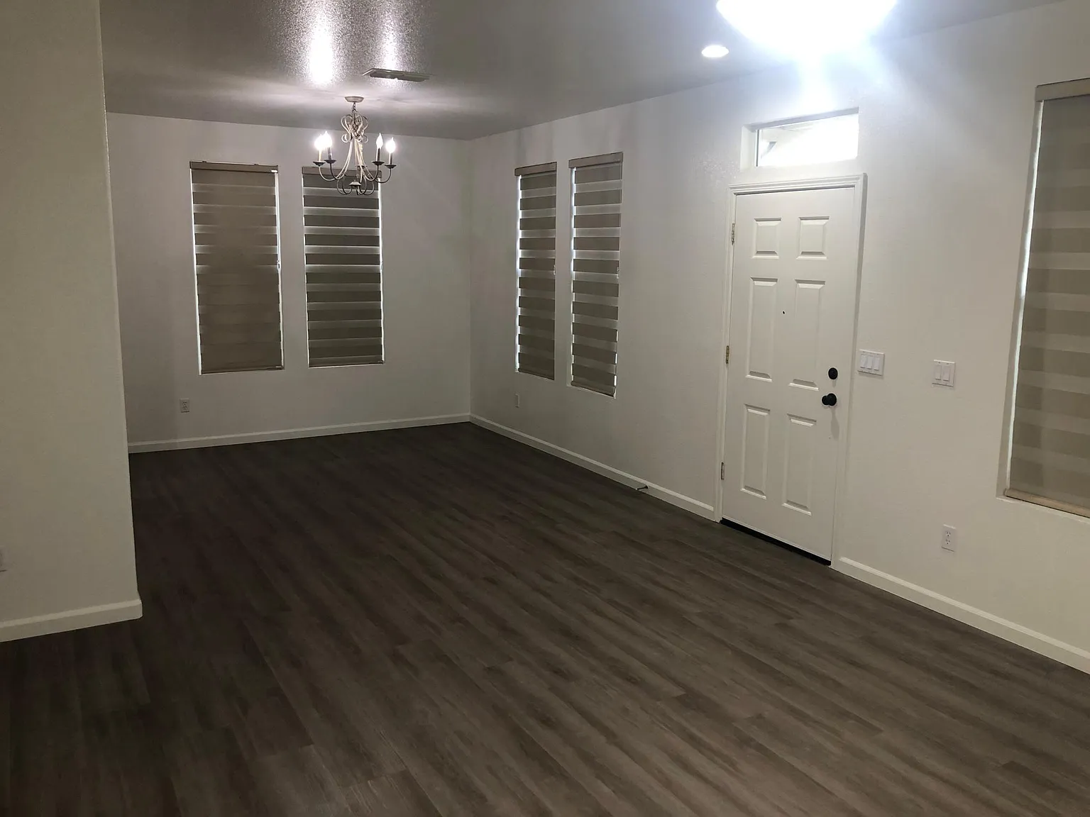 4 bed, 2105 sqft, $3,300 — Photo 2