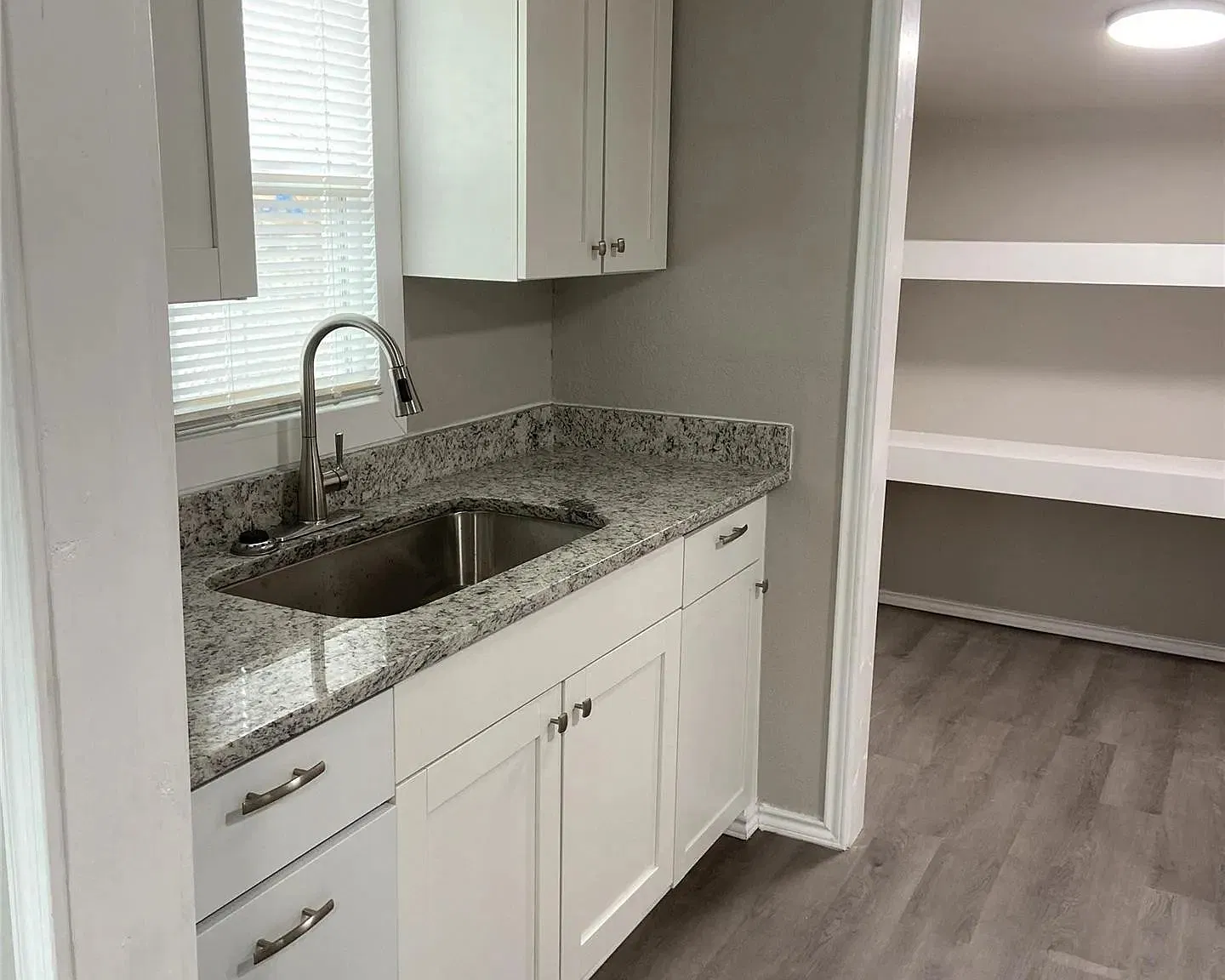 2 bed, 1.0 bath, 1057 sqft, $1,161 — Photo 2
