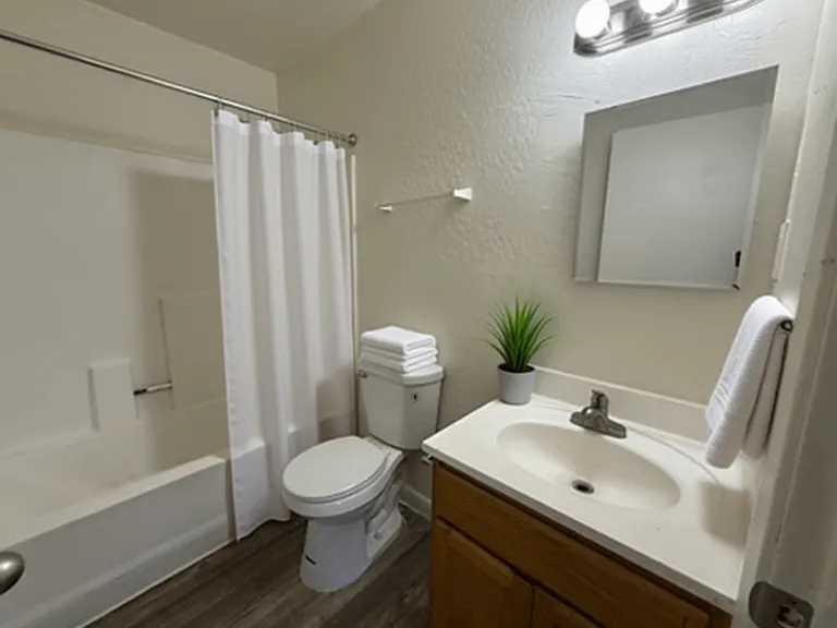 1022 N 22nd Pl #3 — Photo 3