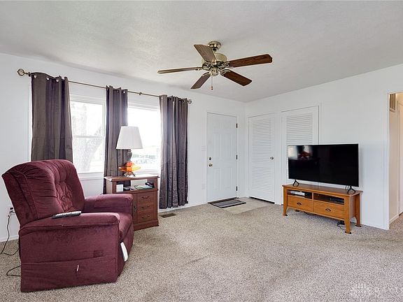 3rd image of 874 Emmett Dr