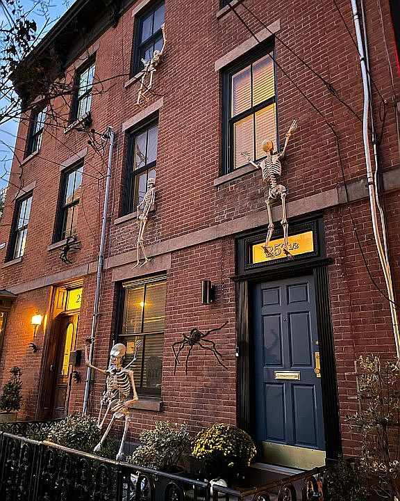 1st image of 257 1/2 2nd St