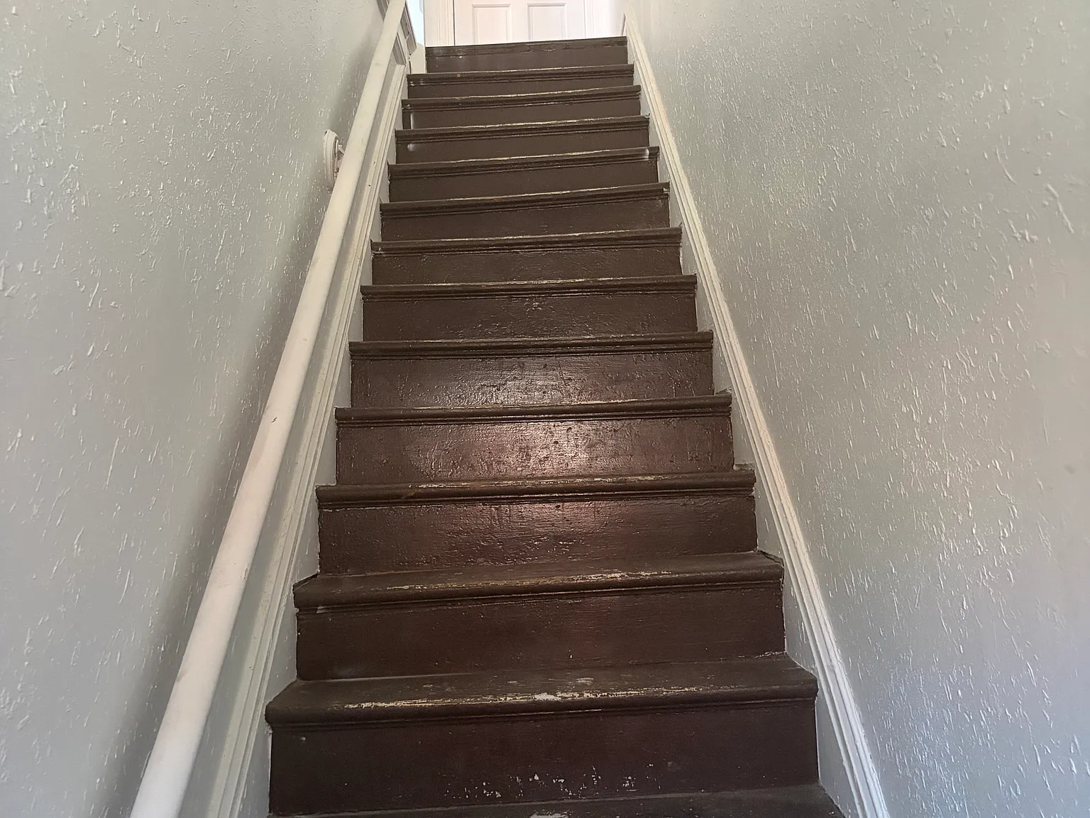 3 bed, 1200 sqft, $1,300 — Photo 2