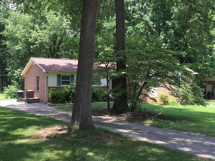 2nd image of 3914 Kalloramo Dr