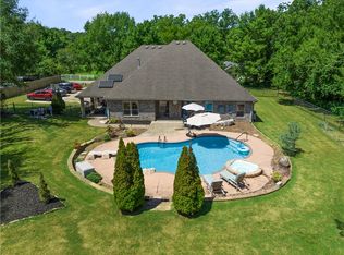 500 Russell Rd, Rogers, AR 72756