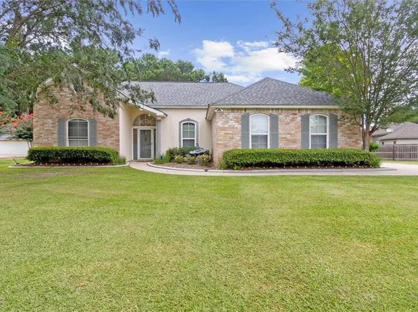 201 Fairfield Oaks Dr, Madisonville, LA 70447