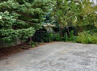 107 Whitchurch Mews, Mississauga, ON L5A4B2
