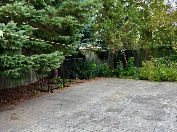 107 Whitchurch Mews, Mississauga, ON L5A 4B2