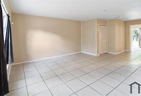 4th image of 2235 NW 59th Way