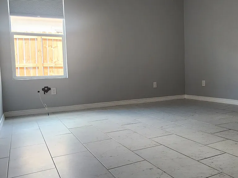 5809 Ozark Ave #4 — Photo 5