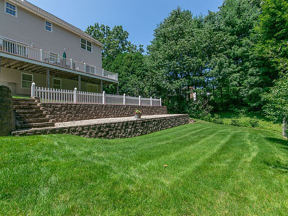 3rd image of 20 Nolan Ln