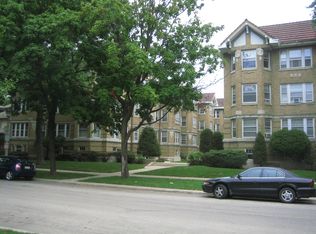154 N Humphrey Ave #E3, Oak Park, IL 60302