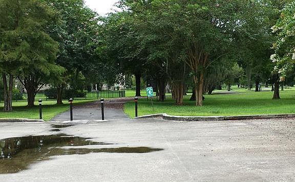 5th image of 7 Forest Oaks Dr
