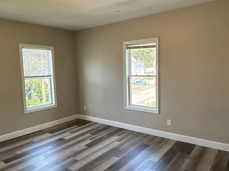 52 Myrtle Ave — Photo 10