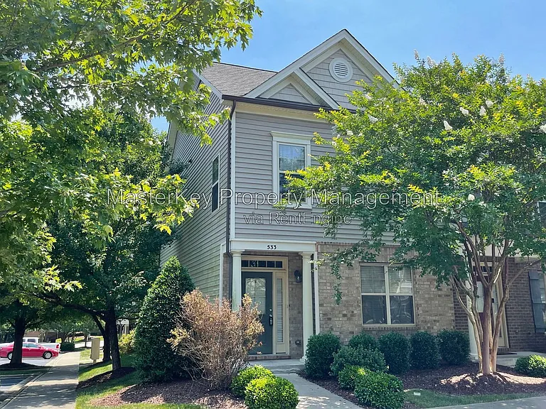 533 Matheson Pl — Photo 2
