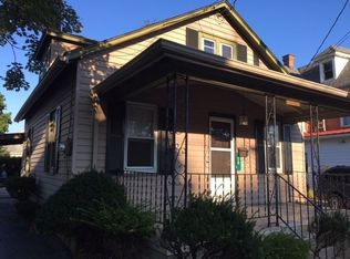 20 N 9th St, Akron, PA 17501