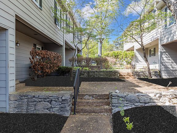 3rd image of 2047 Nashboro Blvd