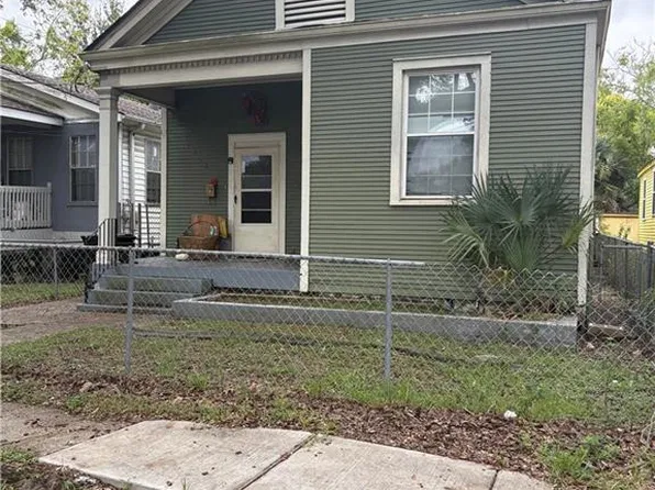 8424 S Claiborne Ave, New Orleans, LA 70118