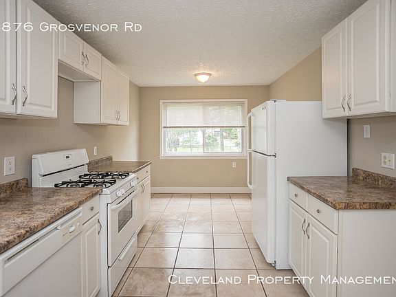 2nd image of 3876 Grosvenor Rd
