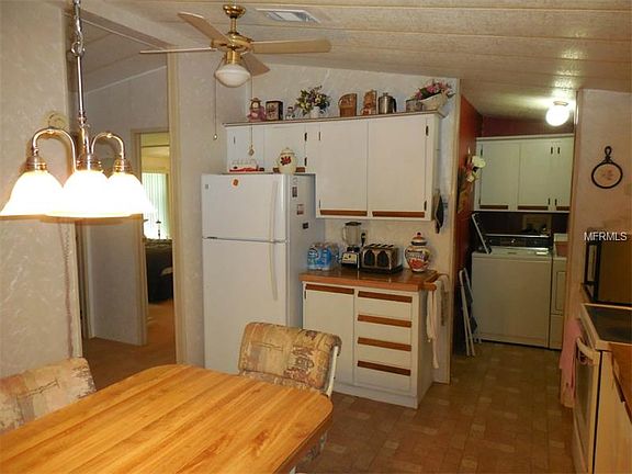 5th image of 433 Skyline Dr E