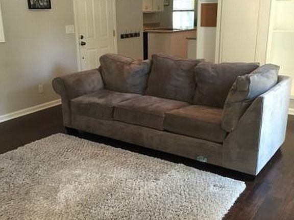 3117_Manor_front_room_05092015