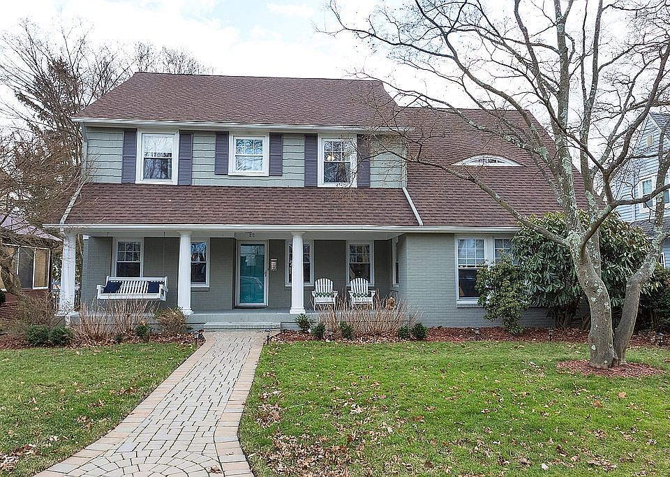 1st image of 22 Colony Dr E