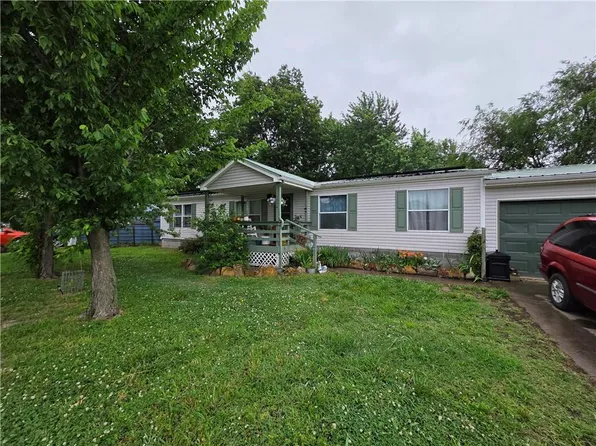 1314 S 26th St, Parsons, KS 67357