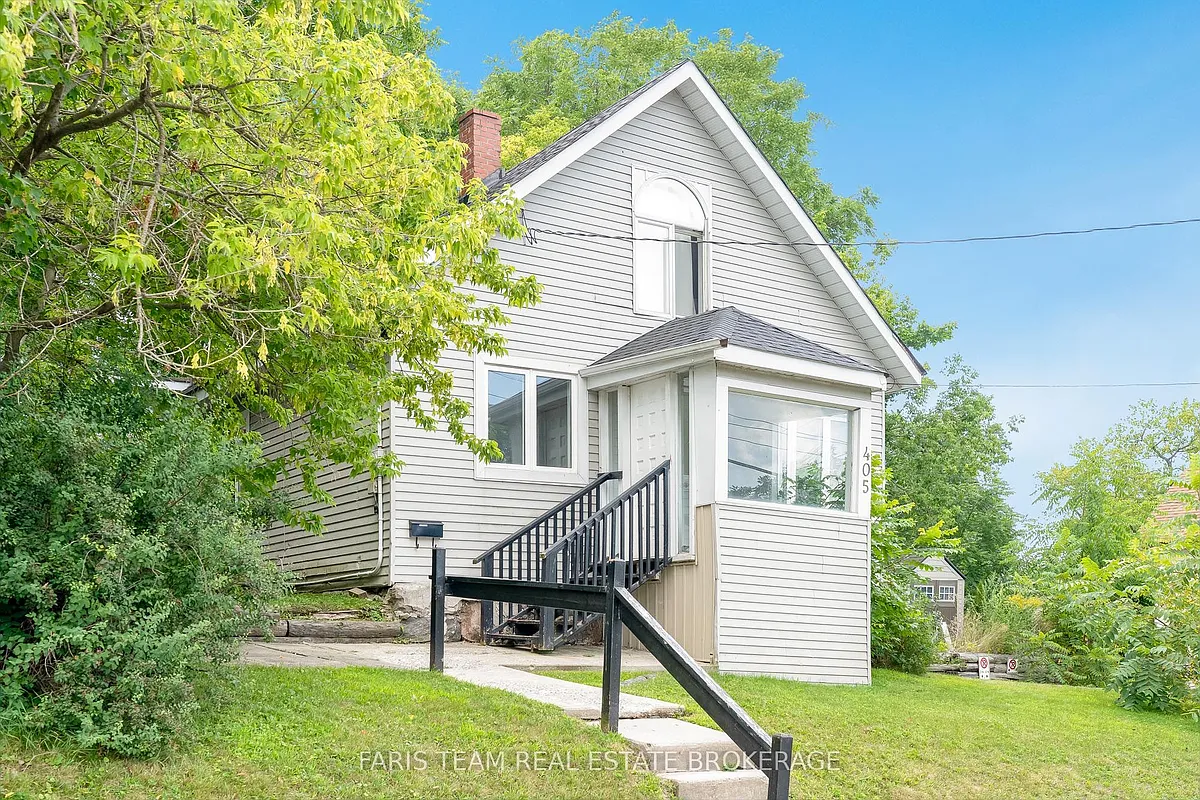 Building Photo - 405 Bay St #2