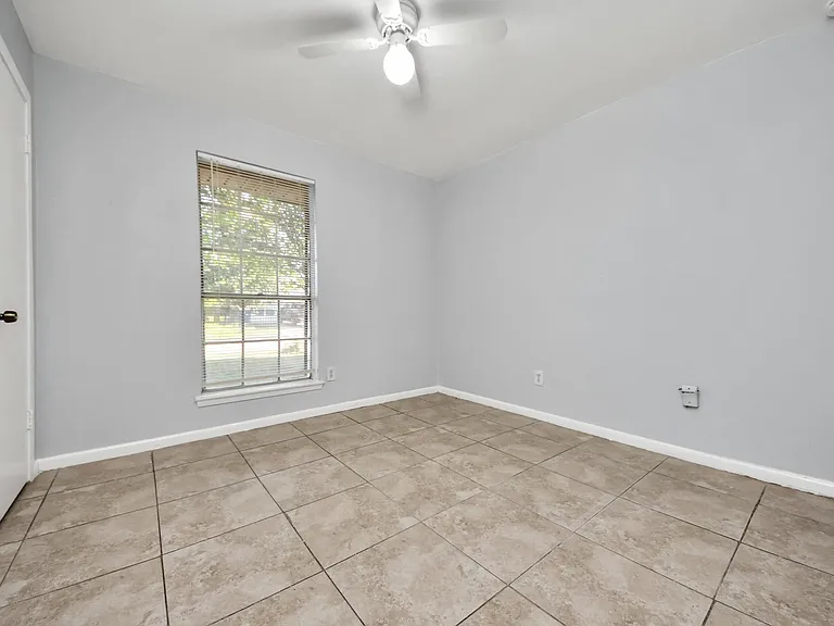 3806 Charriton Dr — Photo 12