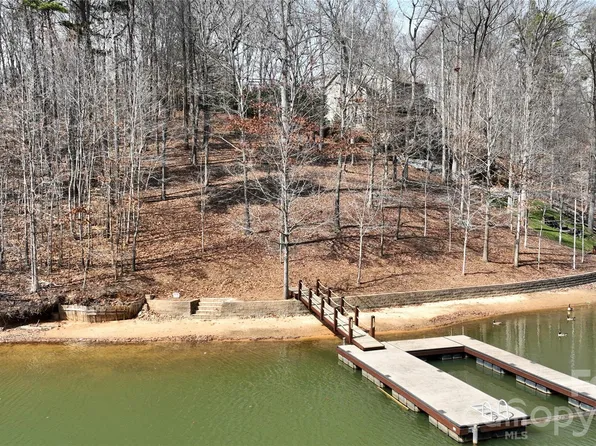 163 High Lake Dr, Statesville, NC 28677