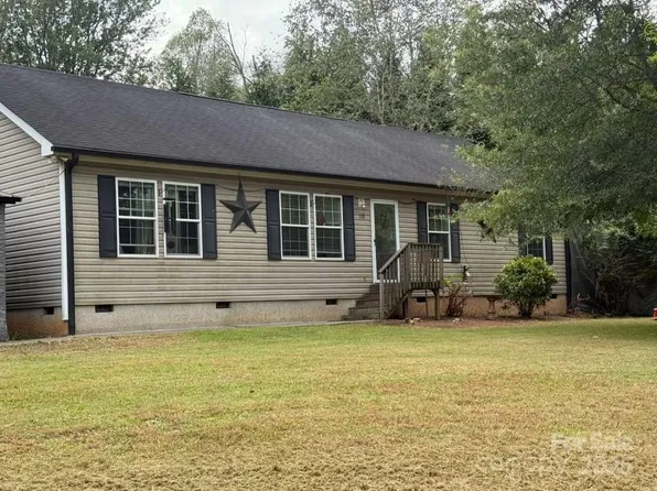 10 Carolina Mountain Dr, Candler, NC 28715