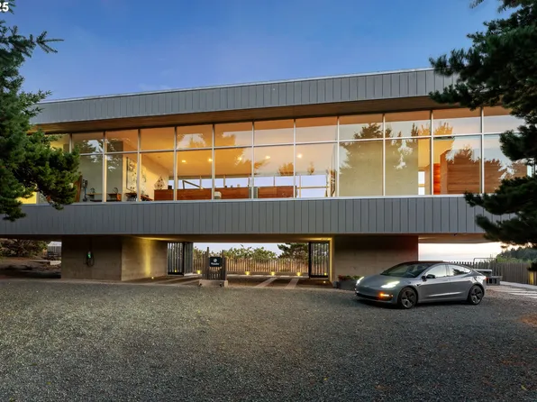735 King St, Port Orford, OR 97465