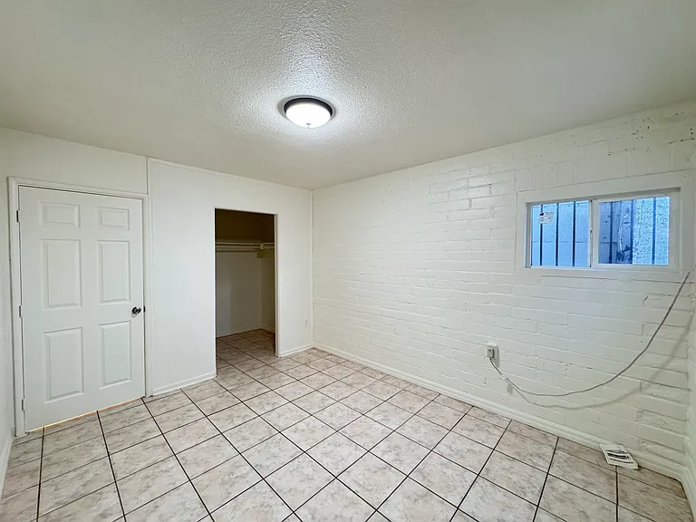 1233 Clela Ave — Photo 6