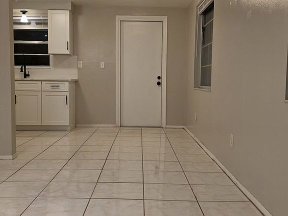 4th image of 218 60th Avenue Dr W