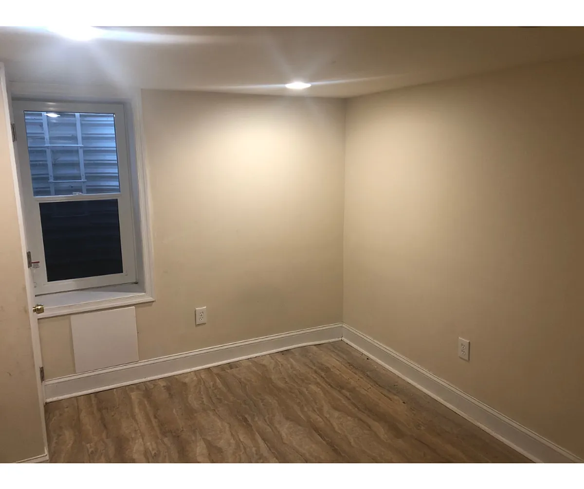 Building Photo - 3220 Brightwood Ave #3-650-3
