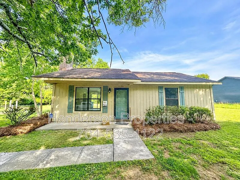 2 bed, 1.0 bath, 900 sqft, $1,650 — Photo 2