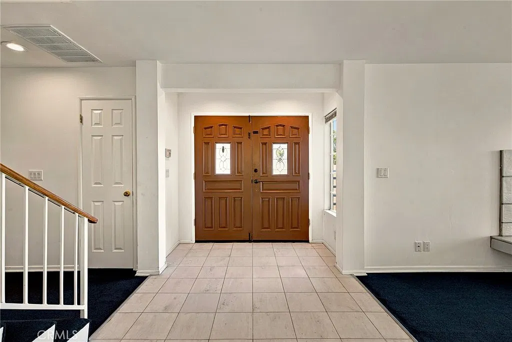 4 bed, 2.5 bath, 3671 sqft, $6,450 — Photo 4