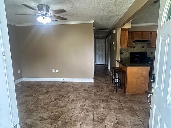 3rd image of 4157 E Louisiana State Dr