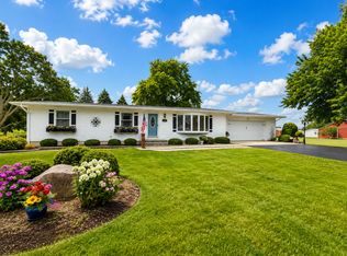 14121 Barber Greene Rd, Sycamore, IL 60178