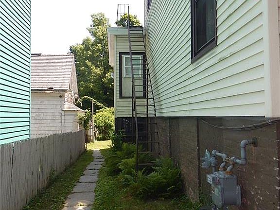 3rd image of 42 Academy Ave