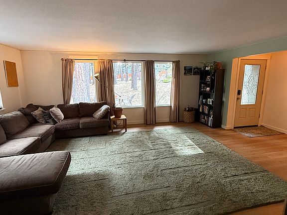 5th image of 19334 Mohawk Rd