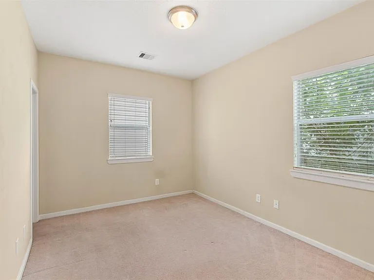 5734A Kansas St — Photo 26