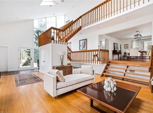 4 High Meadows Rd, Mount Kisco, NY 10549