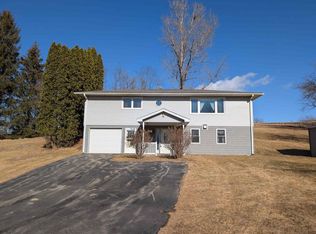 8954 Porter Bridge Rd, Lancaster, WI 53813