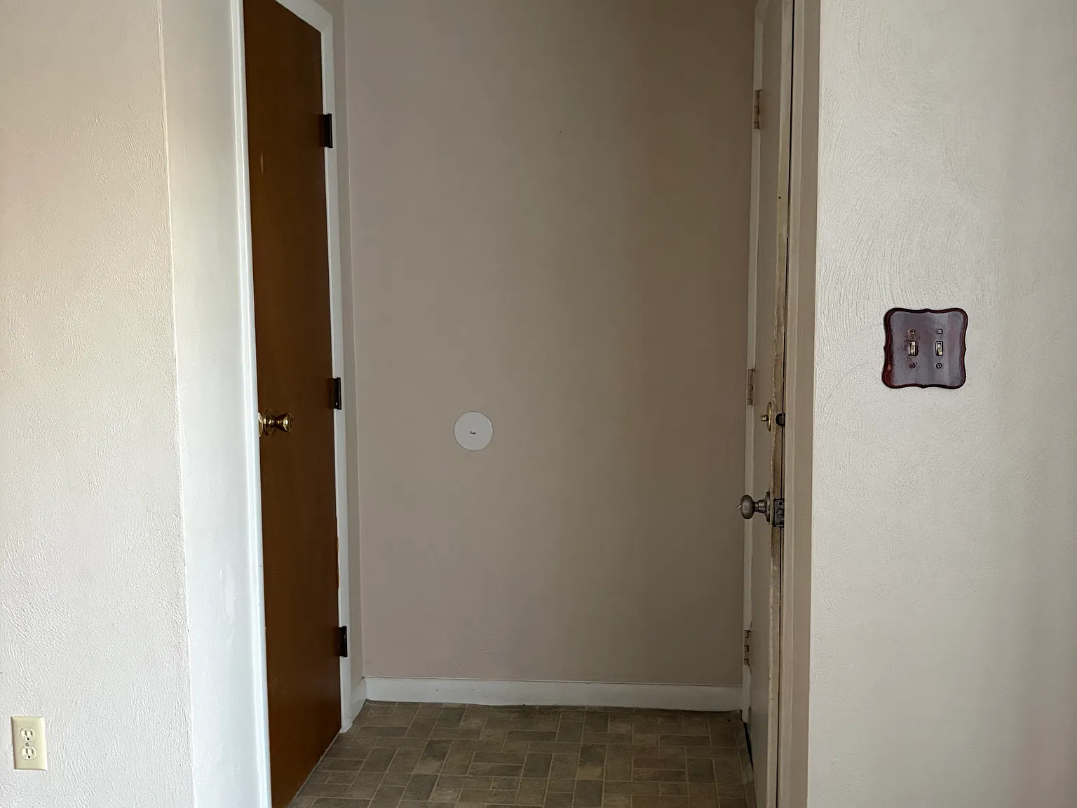 2 bed, 1.5 bath, 1106 sqft, $1,400 — Photo 2